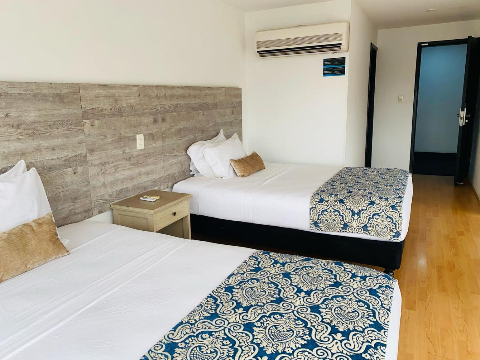 Hotel Metropolis Plaza 3*