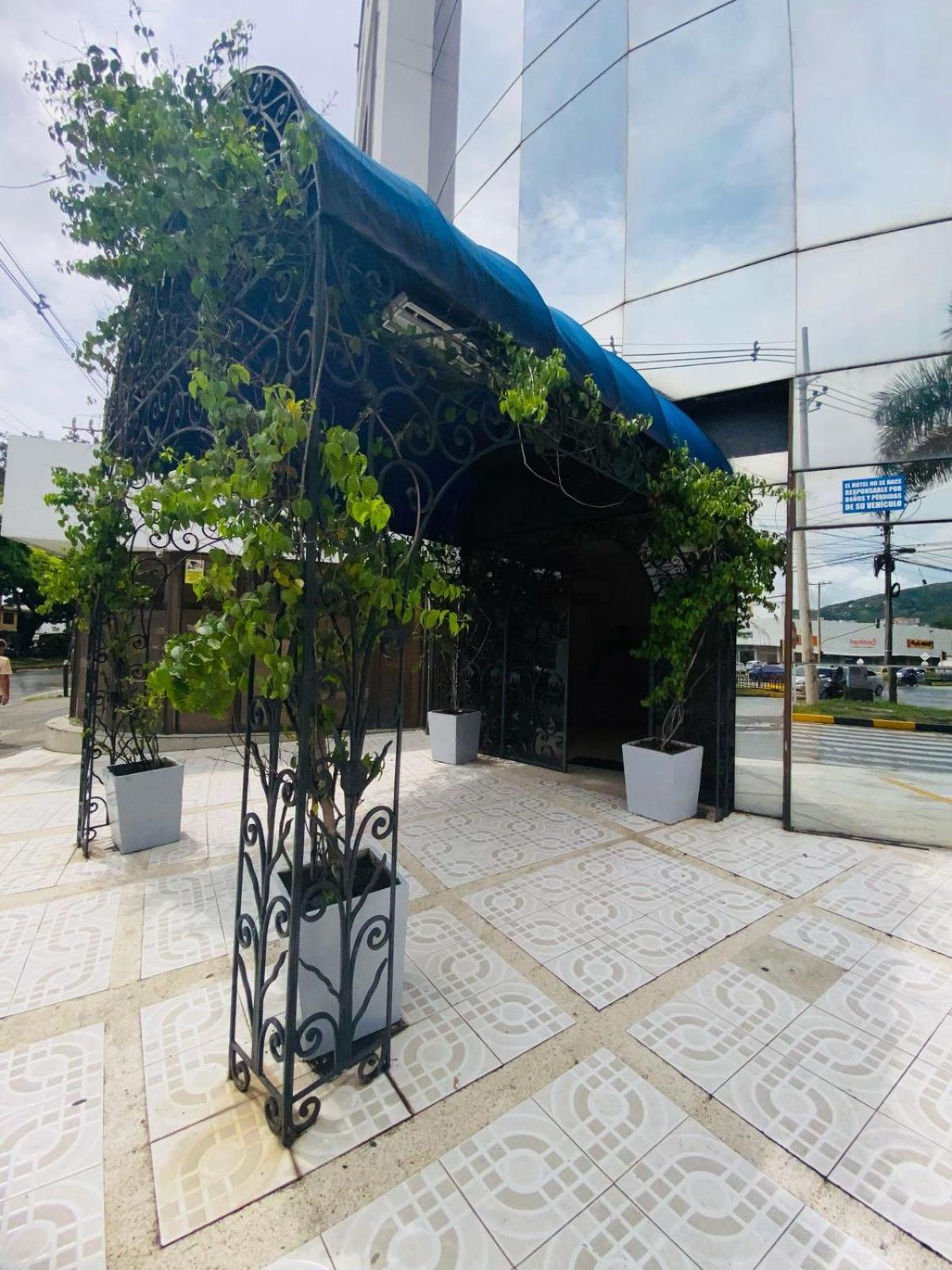 Metropolis Plaza Hotel Cali