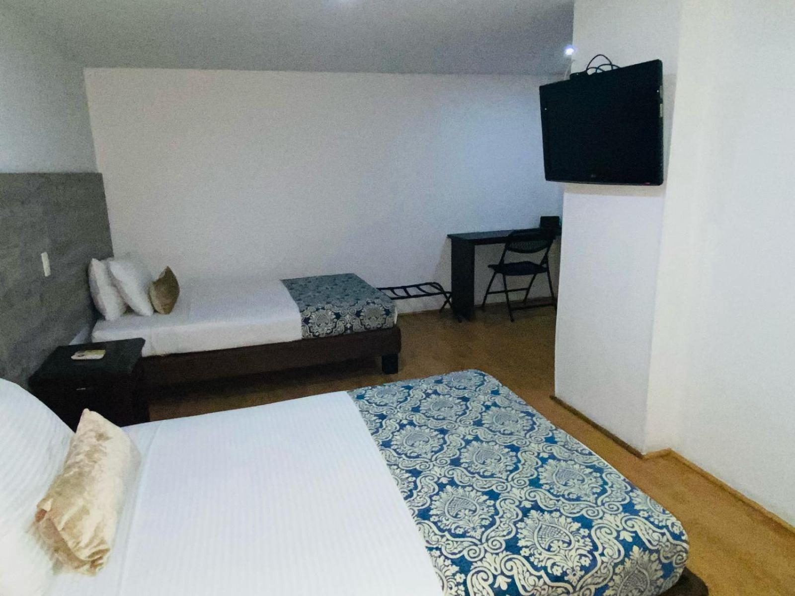 Metropolis Plaza 3*